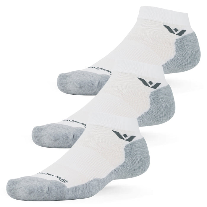 Three pairs of Maxus Ankle socks in white