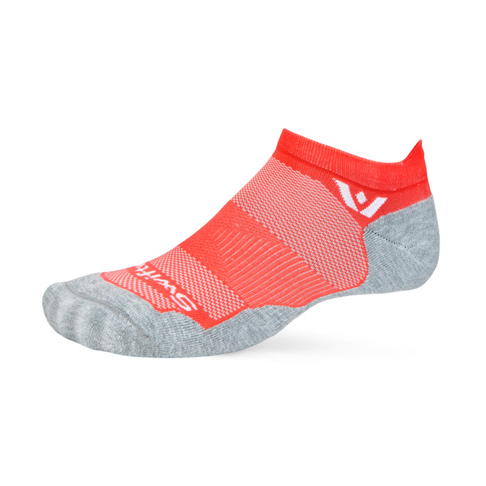 Maxus No Show sock in Hibiscus Red