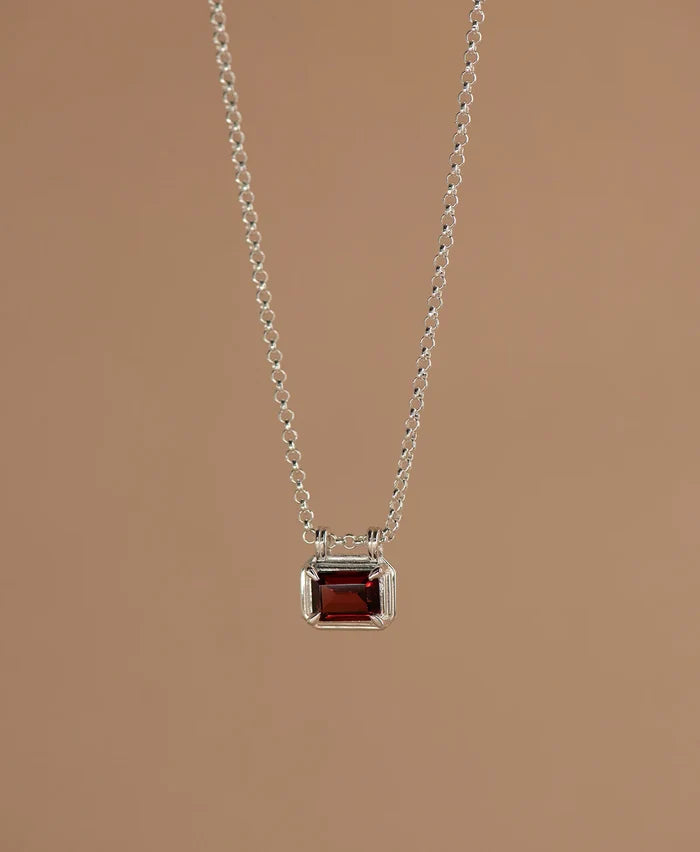 Naia Necklace |925 Sterling Silver with Rhodolite Garnet