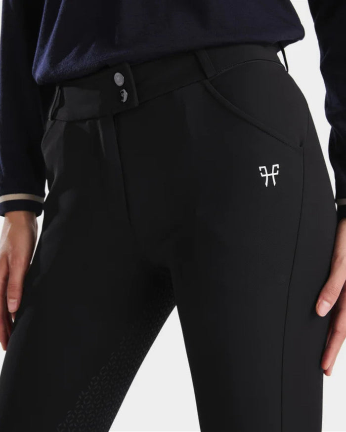 Black / 32