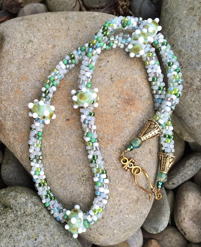 Kumihimo - Bubbly White and Green