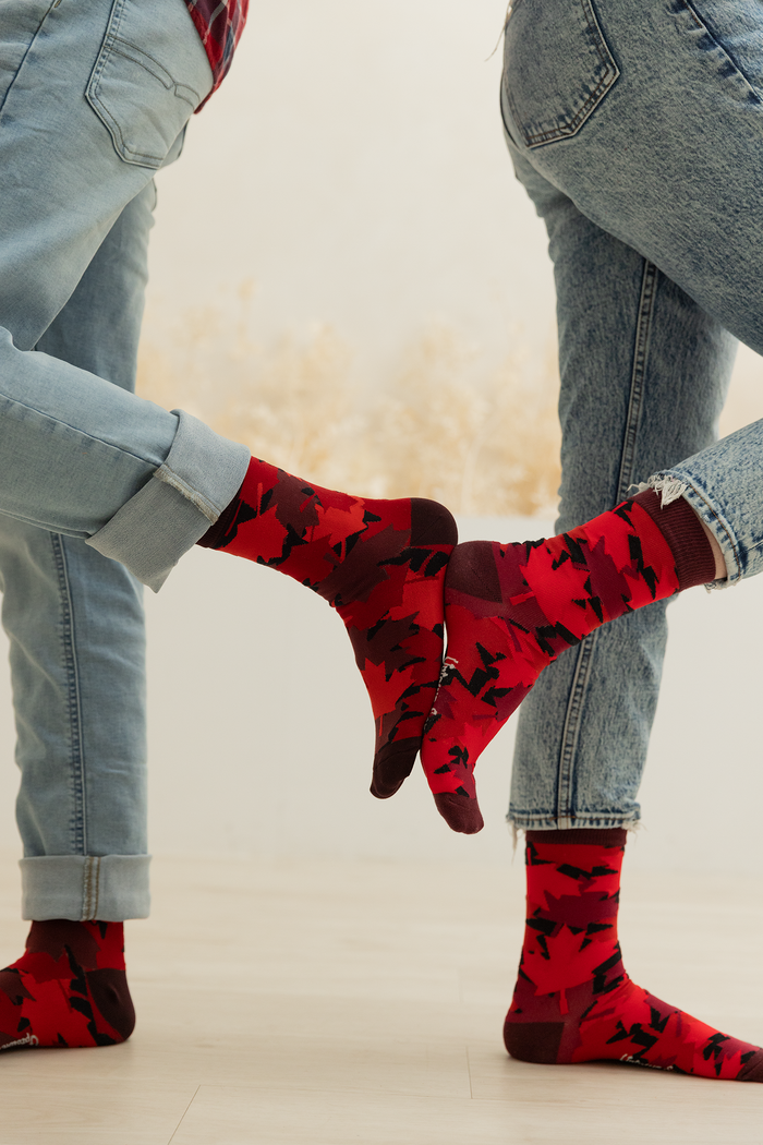 RED CANADA MAPLE LEAF PATTERN SOCKS WOMEN UPTOWN SOX