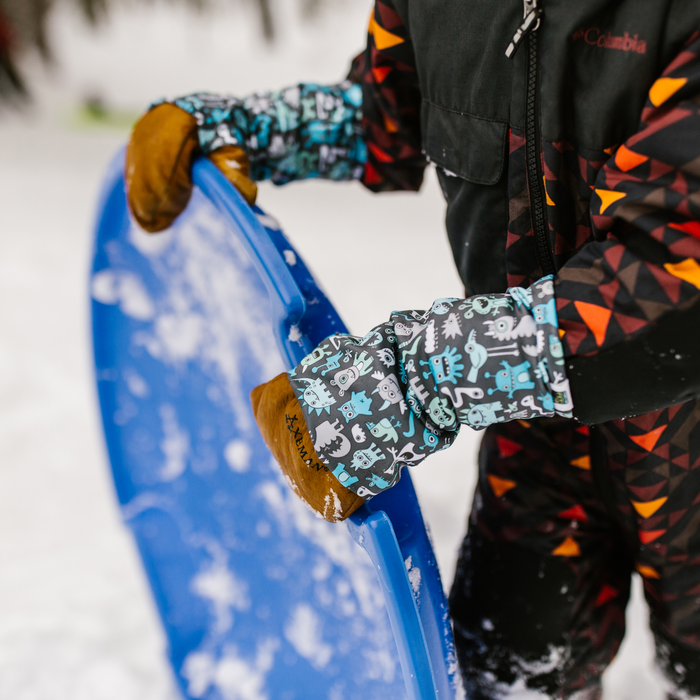 Snow Sleeve Wrist Gaiters keep wrists warm and dry so everyone can have more fun in the snow.