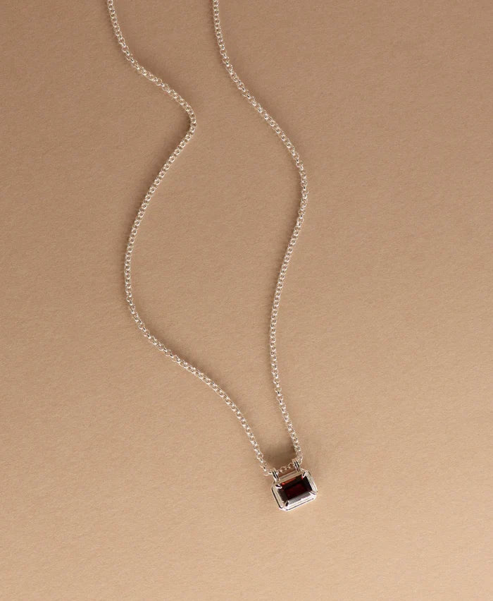 Naia Necklace |925 Sterling Silver with Rhodolite Garnet