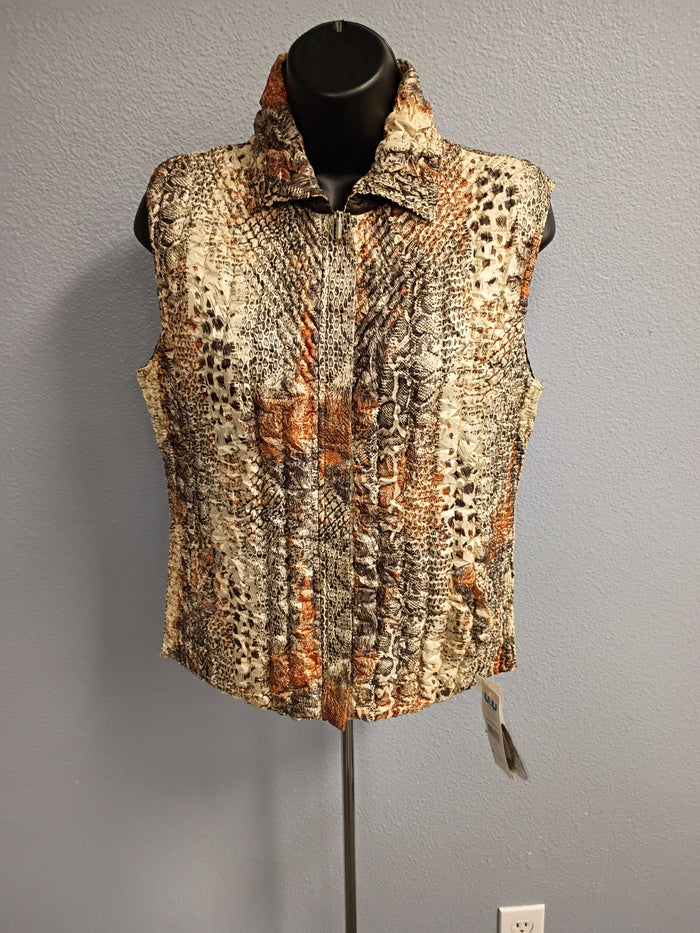 NWT Women's UbU Travel Vest. Size SM