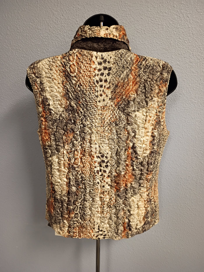 NWT Women's UbU Travel Vest. Size SM