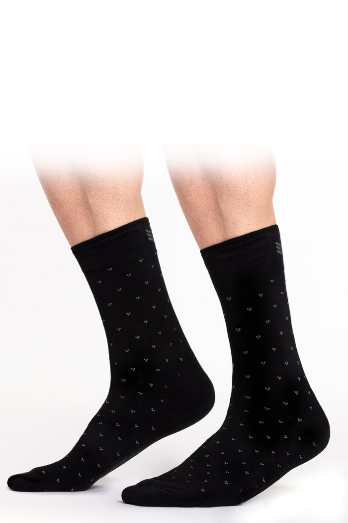 Model wearing Steps in Style calf length Socks Black Charcoal