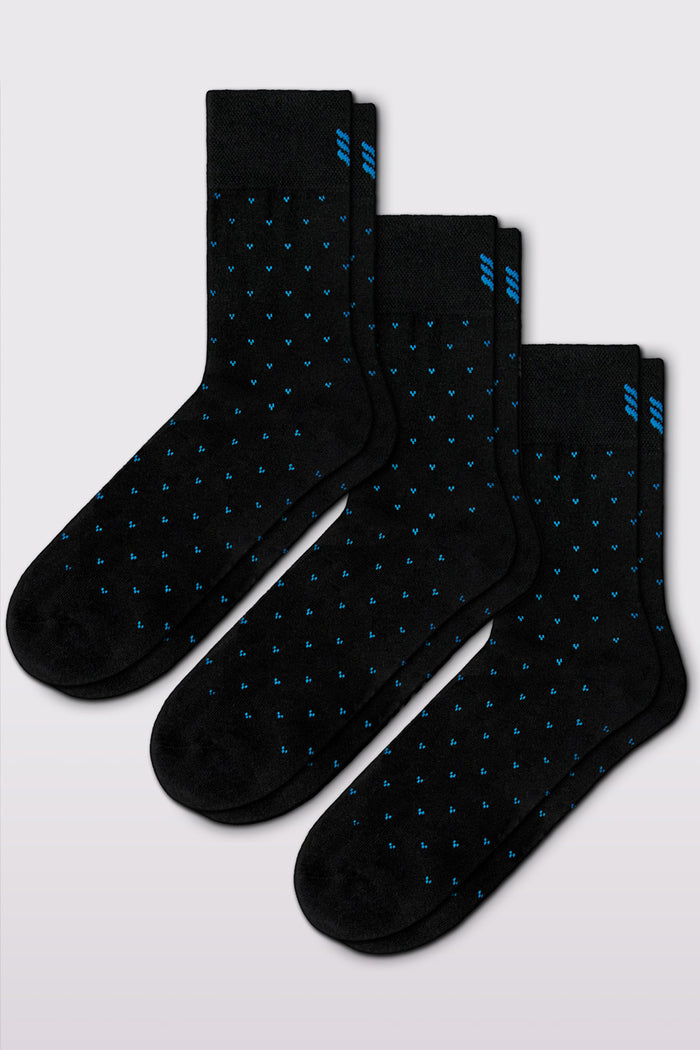 Model wearing Steps in Style calf length Socks Black Cyan