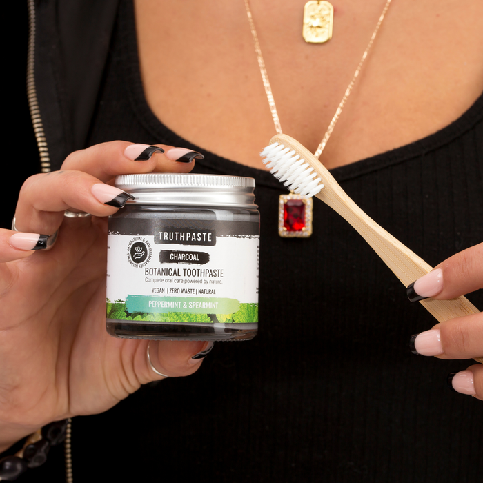 Truthpaste Botanical Toothpaste Charcoal: Peppermint & Spearmint 100ml