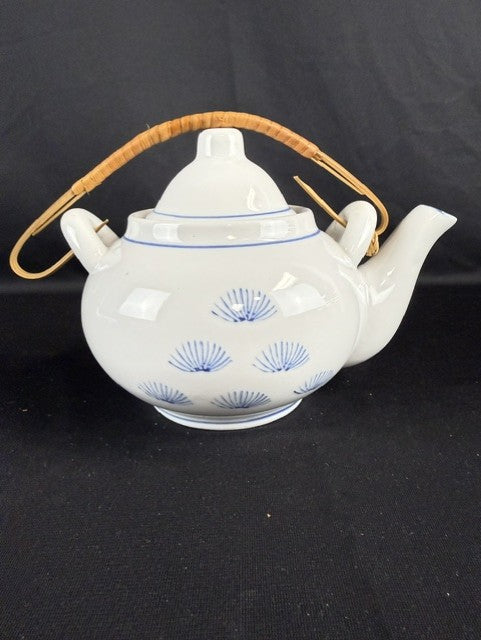 VTG Asian Koi Fish TEapot