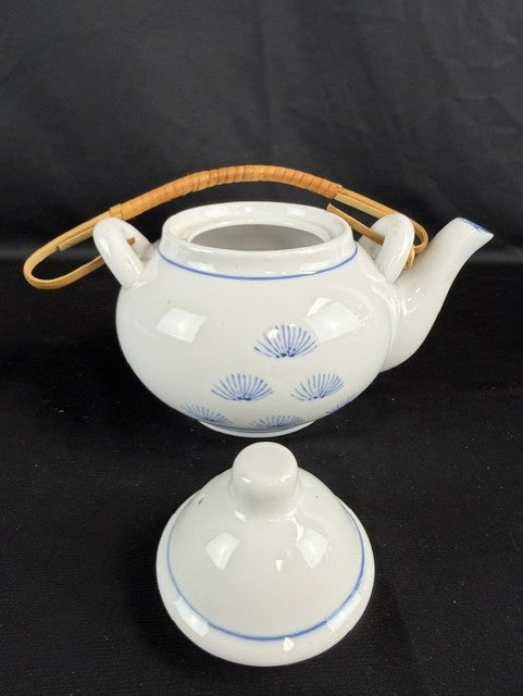VTG Asian Koi Fish TEapot