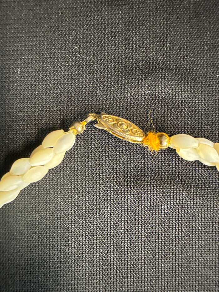 VTG. Mother of Pearl/Coral/Jade Necklace