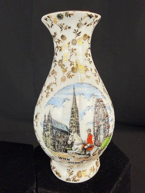 VTG. St. Stephen's Cathredral Porcelain Bud Vases