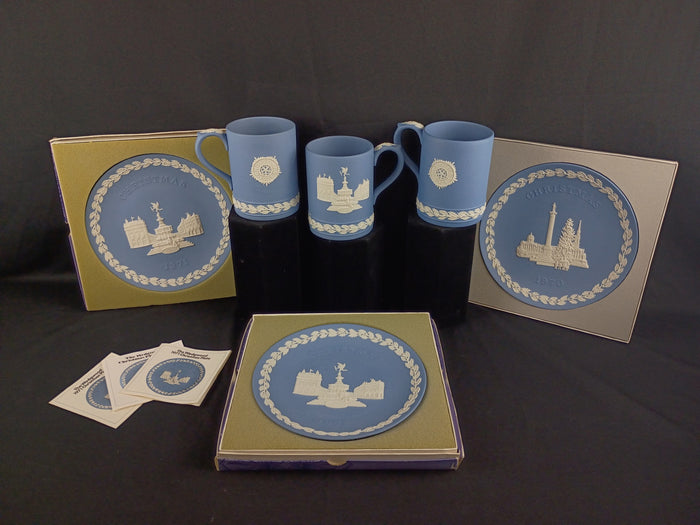 VTG Wedgwood Christmas Set