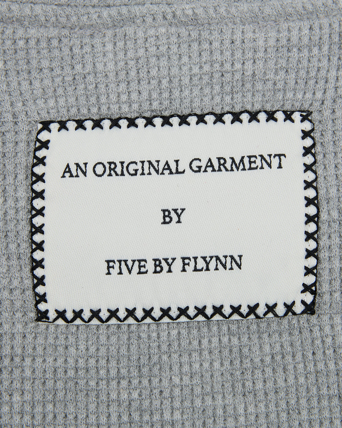 WAFFLE BUTTON LS TEE - GREY